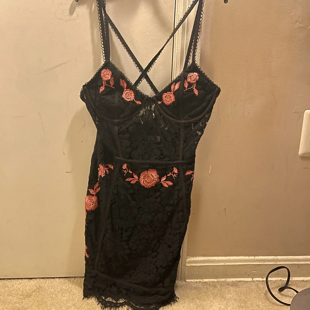 SEXY ROSE DRESS 🖤🖤🖤 - Picture 3 of 4
